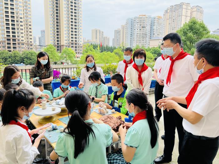 1653986480319121.jpg 观看作品展3_proc.jpg