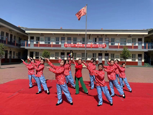 1654076095201803.jpg 汇演2.jpg