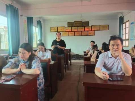 У�������ٷ�չ  ˫�����洴һ������������С��պ�һС��չУ�ʽ����545.png