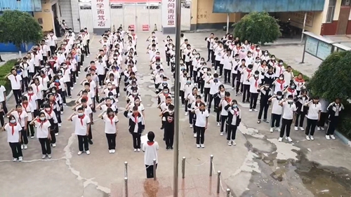 1656313055538443.jpg 殷都区磊口乡第一初级中学举行诚信考试宣誓活动 (2).jpg