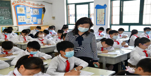 ֣���н�ˮ���ƺ�·��һСѧ�����к�ɫ   �����л���(1)338.png