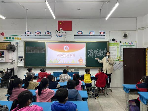 1668303718332862.jpg 班会 (2)_proc.jpg