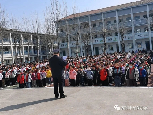 1678586264545670.jpg 交警讲话.jpg