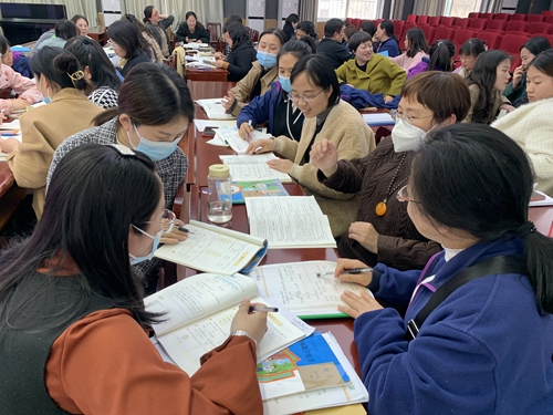 1680224020960509.jpg 教师们讨论心得 (1).jpg