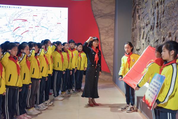 1680695302800087.jpg 重温少先队誓词.jpg