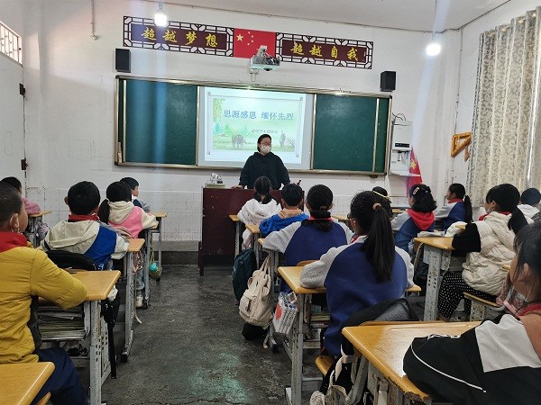 1680777849847785.jpg 清明主题班会 (2).jpg