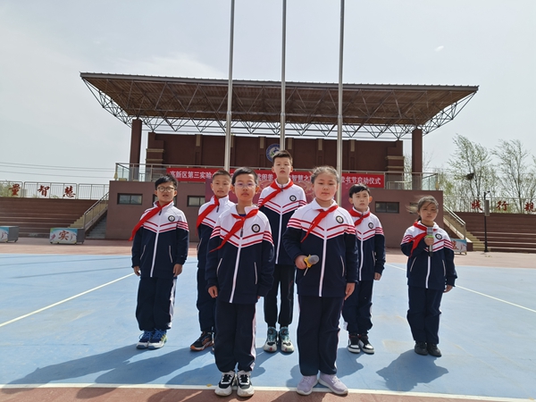 1681718891660826.jpg 烟台高新技术产业开发区第三实验小学撰稿人:戴慧芳、温艳艳审稿人:林良森;“悦读阅美,开启智慧之窗”——烟台高新区第三实验小学第七届校园读书节启动仪式1.jpg