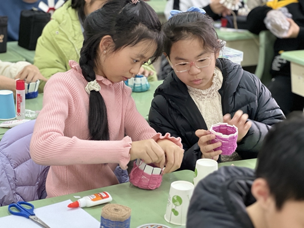 1682473353860312.jpg 环保小花篮.jpg