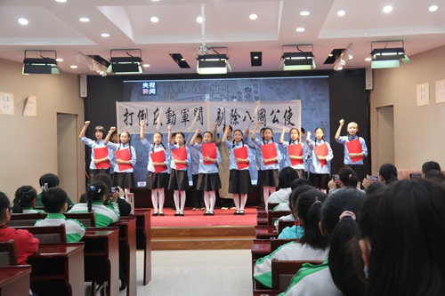 1683170445538467.jpg 2023年5月4日安阳高新区实验小学六年级课本剧学生运动剧照.JPG