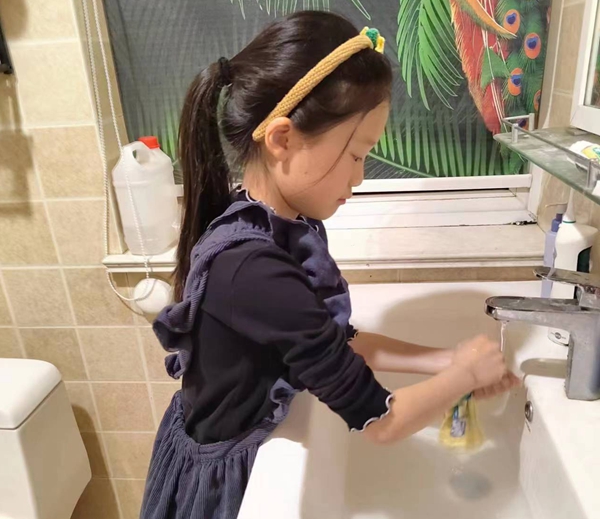 1683170825959674.jpg 劳动2.jpg