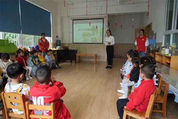 1684134085827446.jpg cdf81242914fc2f3fbcc6e51bbde718.jpg