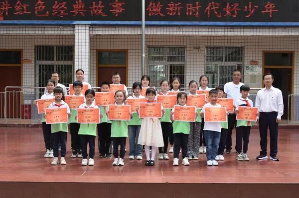 1684310538827764.jpg 红色故事3.jpg