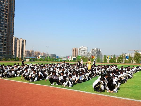 1684404388149064.jpg 达川中学防地震火灾应急安全演练3_proc.jpg