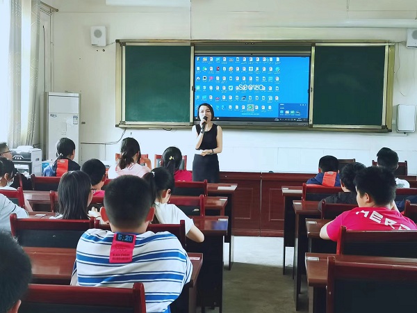 1686129231762504.jpg 龚玲老师专题讲座.jpg