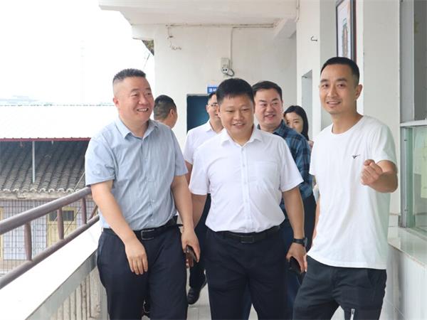 1687089878507337.jpg 达川区代光兵名校长工作室走进万家小学1_proc.jpg