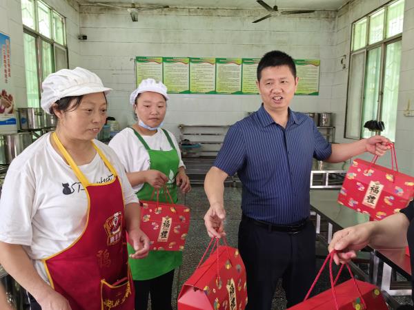 1687326340114273.jpg B732632698DD80F7955E2520CC67D239.jpg