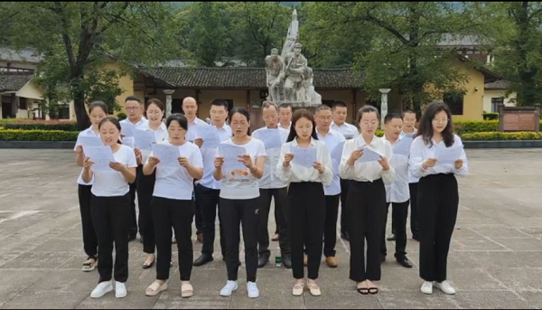 1688258563293067.png 2 诗朗诵.png