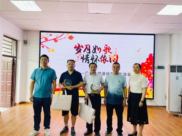 1688390032618881.jpg 1442F8A688E2FF1AB5C76DFD698F85B5_proc.jpg