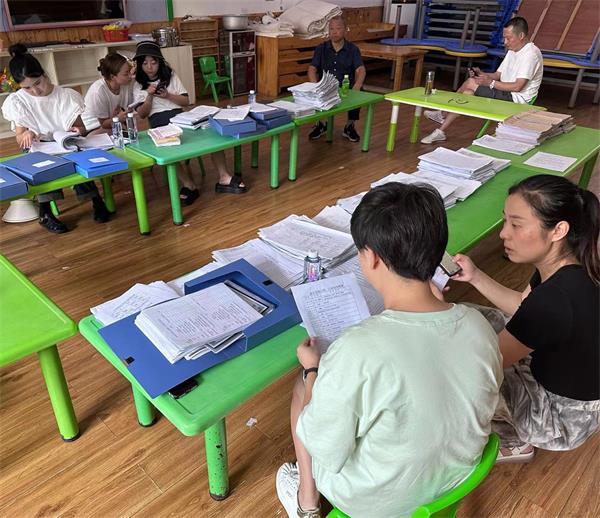 1689045562659126.jpg 3、东坡区普惠幼儿园检查验收组在太和金豆豆幼儿园检查验收。.jpg