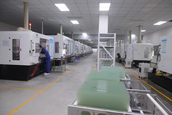 1691044457489178.jpg 触控模组生产场面_proc.jpg