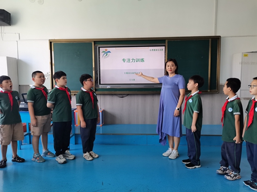 1694413115895501.jpg 工作照.jpg