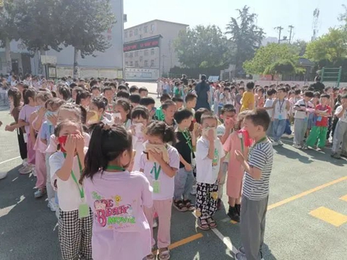 1694765570941505.jpg 有序到达安全地点.jpg