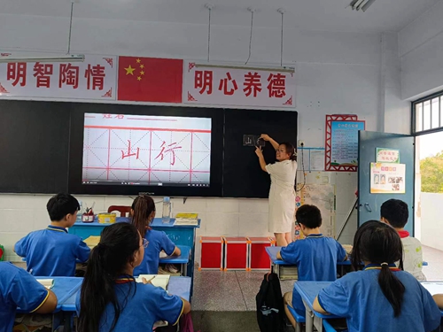 1695088314989136.jpg 05cdba14d9f76a59a8c9fdad35af8a0.jpg