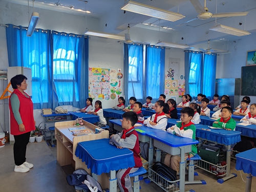 1695356103504649.jpg 班会 (3).jpg