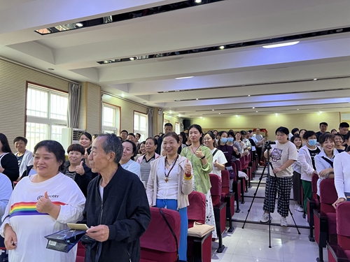 1695370969918480.jpg 与家长互动 (2).jpg