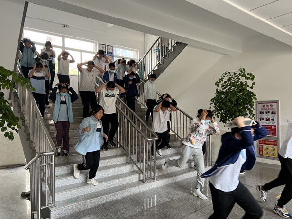 1695869892606619.png 图片2.png