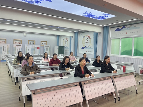 1697790554404417.jpg 教研活动.jpg