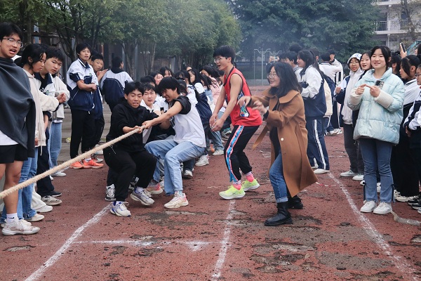 1700812262184670.jpg 拔河.jpg