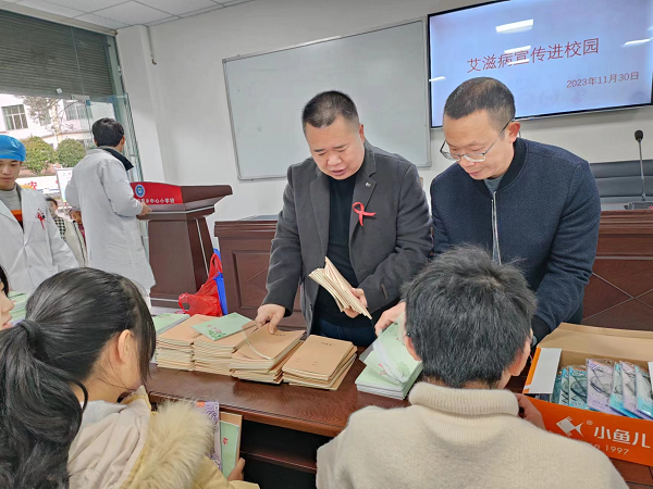 1701436296194954.png 图片2.png