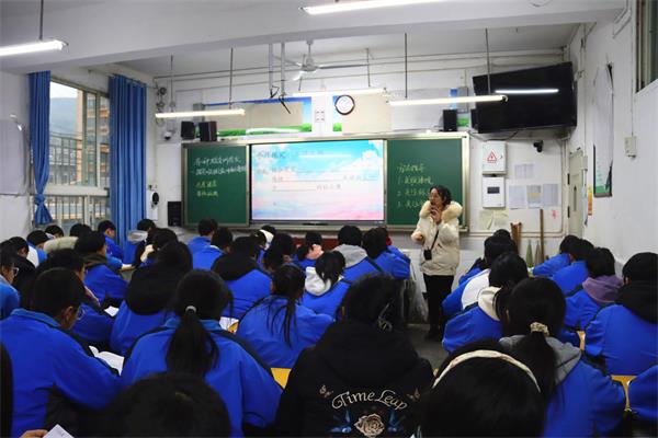 1702638231709428.jpg 万中杨柳老师 (1)_proc.jpg