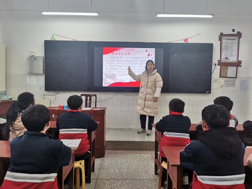 1702704144781635.jpg 0e3dd5bafc2df4db6125333afba8504.jpg