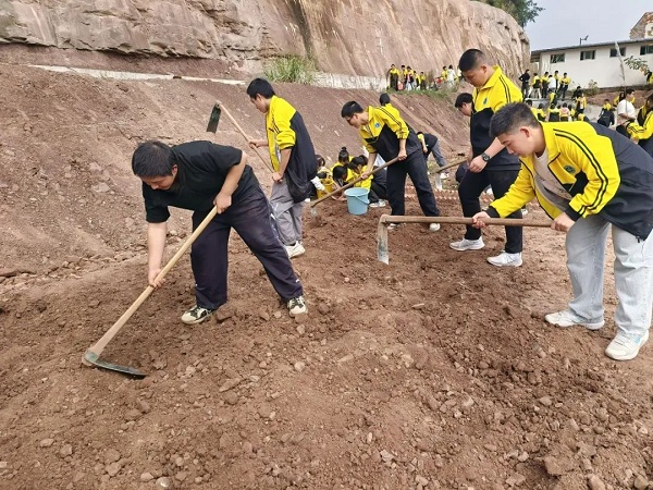 1703566070823760.jpg 640 (1).jpg