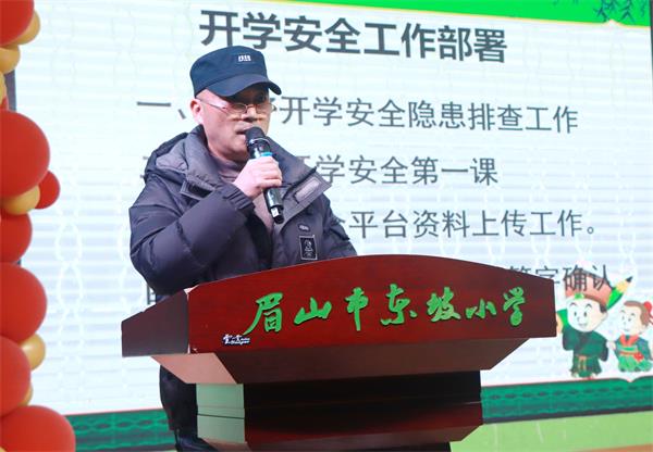 刘卫民副校长.jpg