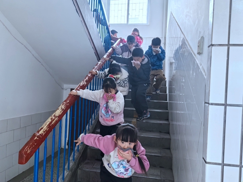 ce36086fcbc192ef818fe7940a1c4ca.jpg