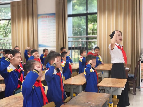 1760443398173911.jpg 微信图片_2025-10-14_200000_706.jpg