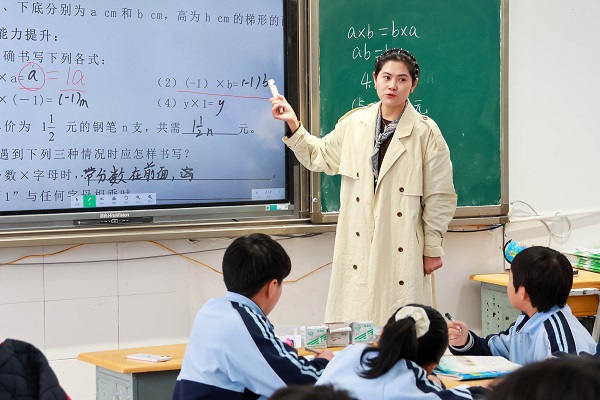 1761626150778965.jpg 送课下乡 (6).JPG