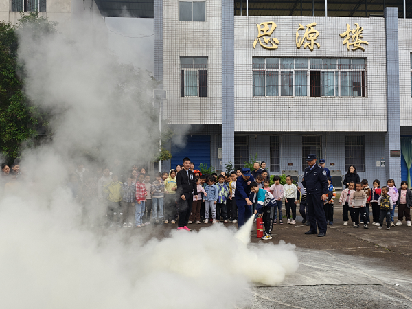 1762408447678843.png 640 (1).png