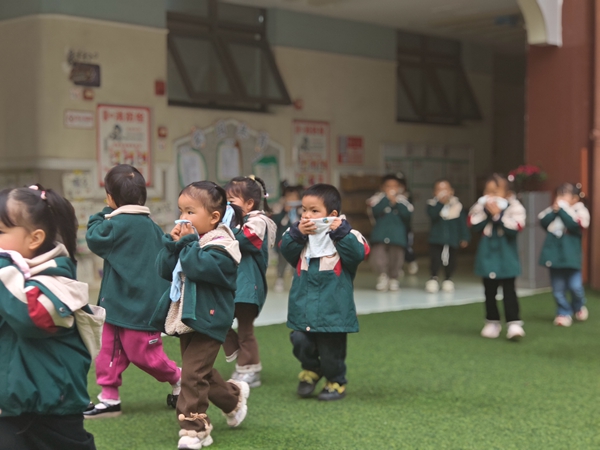 1762450854479634.jpg 疏散现场4.jpg