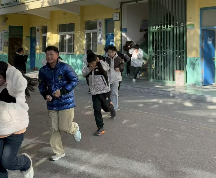 1763822570208577.jpg Screenshot_20251122_223926.jpg