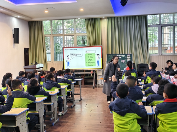 1763954444554184.jpg 伏龙小学唐淼老师.jpg