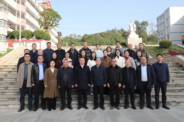 1764307529995440.jpg 640.jpg