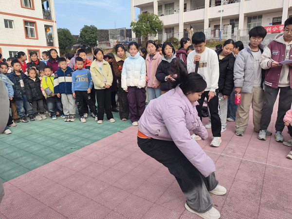 1764470955215069.png 640 (1).png