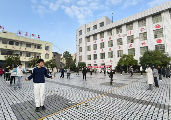 1765252925491637.png 图片 2.png