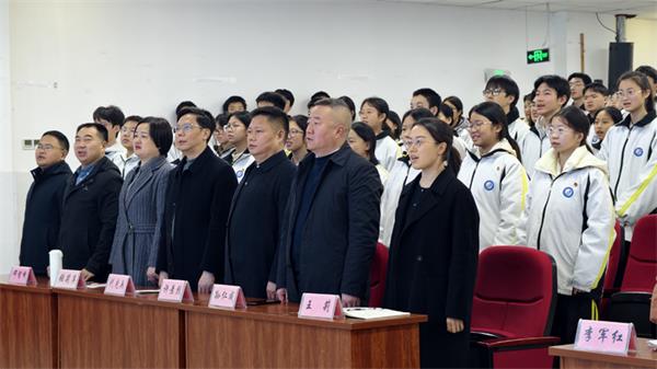 1765291257290830.jpg 齐唱国歌.jpg