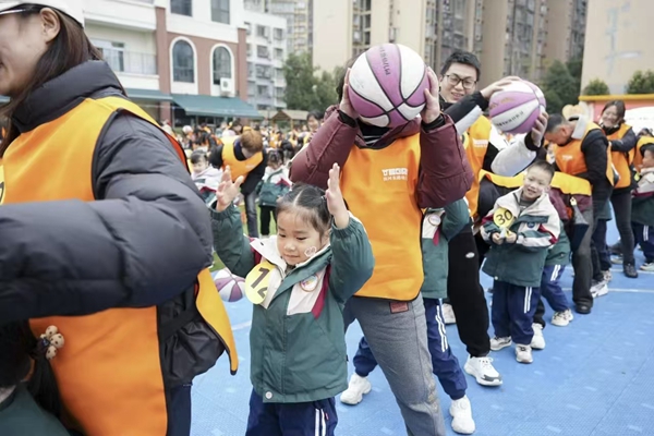 1766998394573924.jpg 亲子赛2.jpg