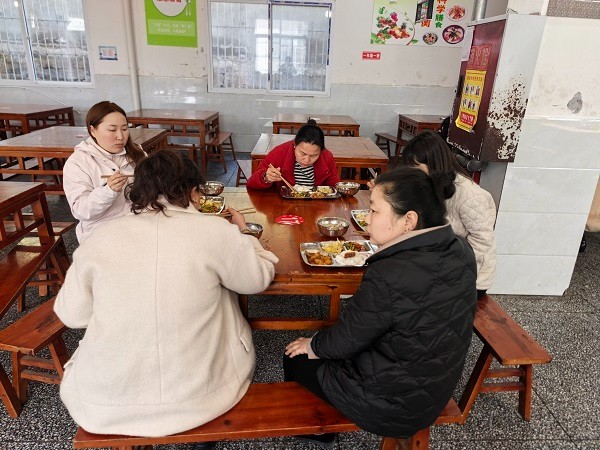 陪餐.jpg